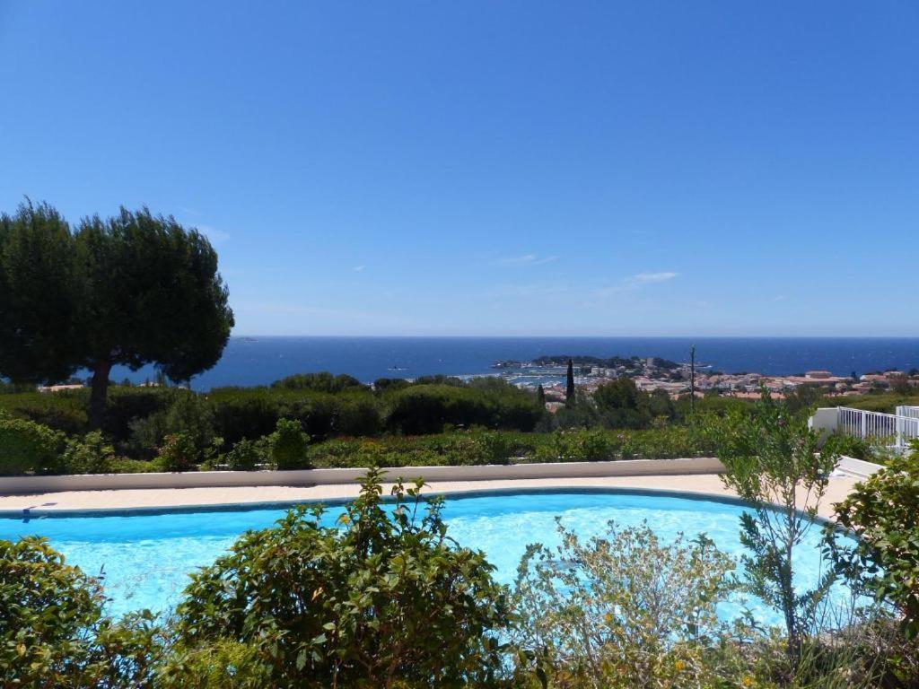 Vue Mer Panoramique Et Piscine Бандоль Экстерьер фото